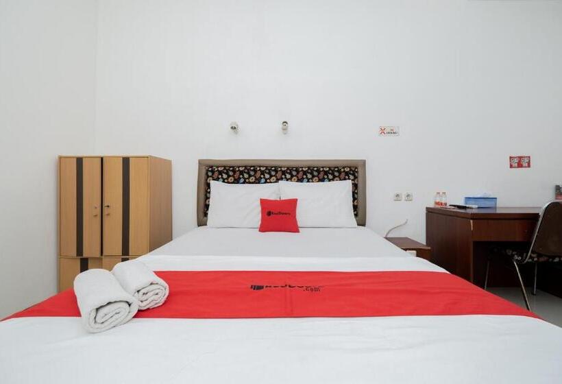 膳宿费 Reddoorz Near Bukit Darmo Golf