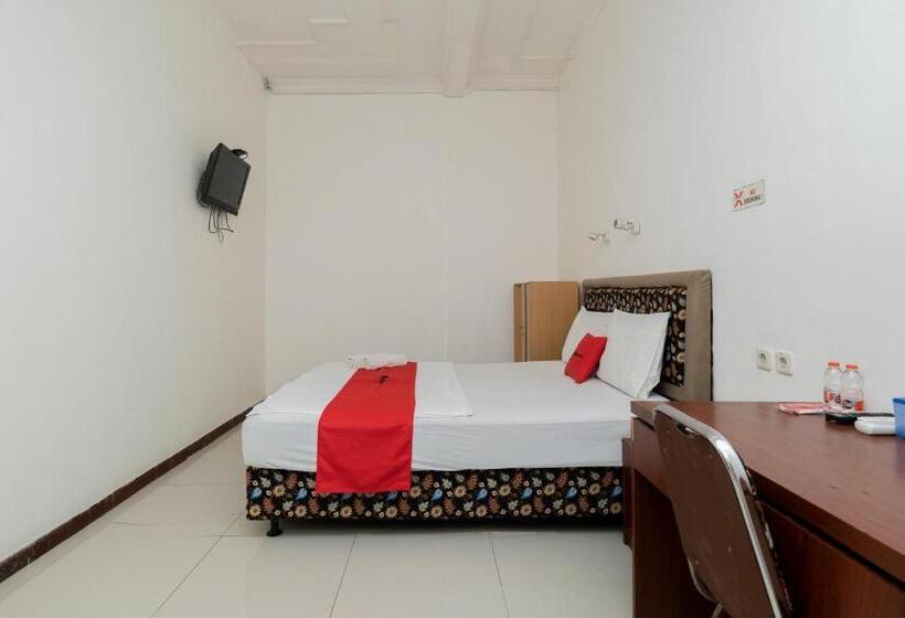 膳宿费 Reddoorz Near Bukit Darmo Golf