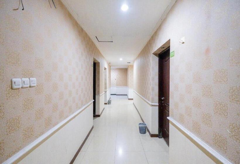 膳宿费 Reddoorz Near Bukit Darmo Golf