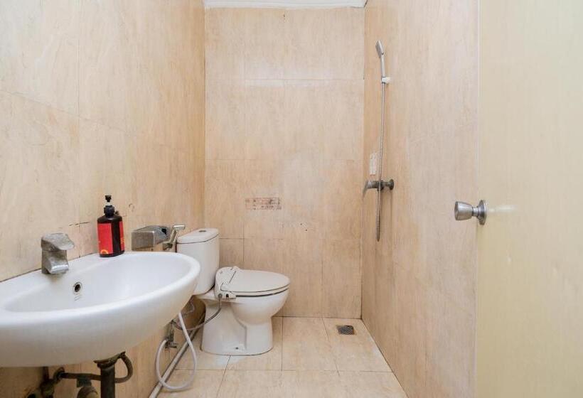 膳宿费 Reddoorz Near Bukit Darmo Golf