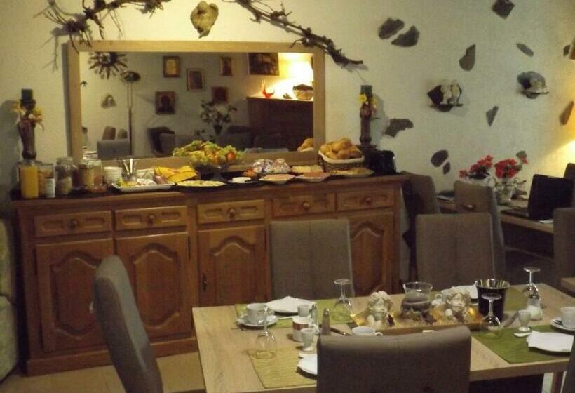 ペンション Zum Achten Himmel