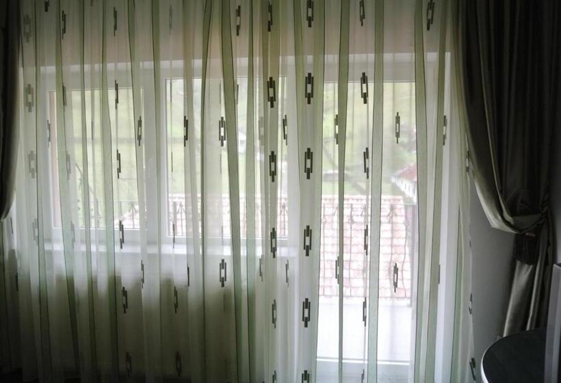 Pensiune Restaurant Piatra Craiului