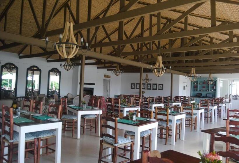 אתר נופש De Hoop Collection   Campsite Rondawels