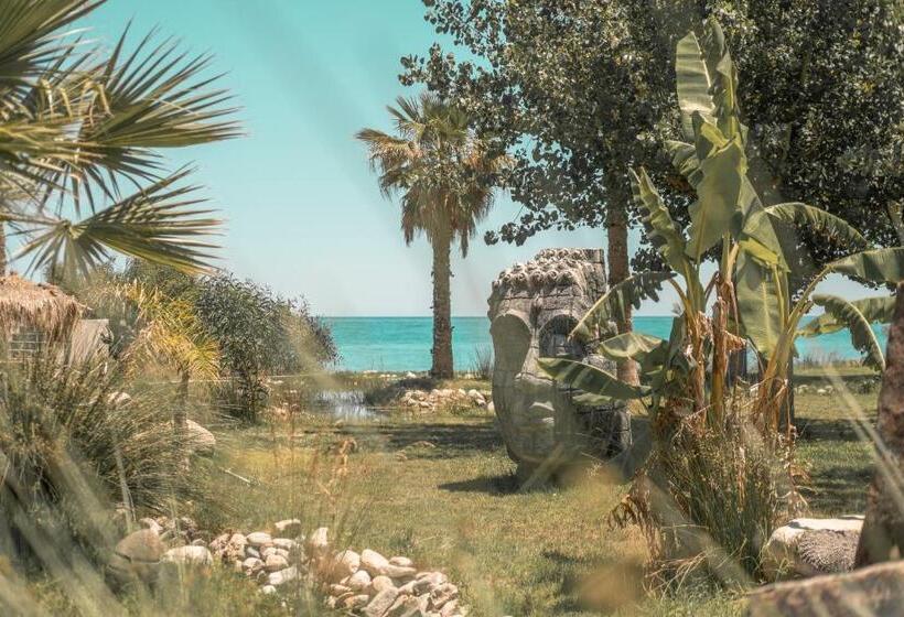 Riva Del Sol Beach Resort