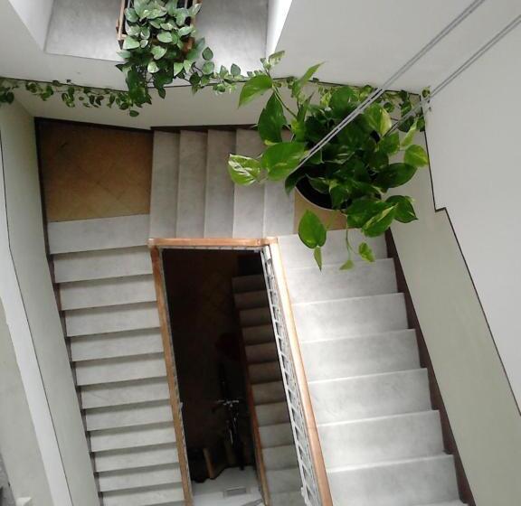 تختخواب و صبحانه Bellaqua