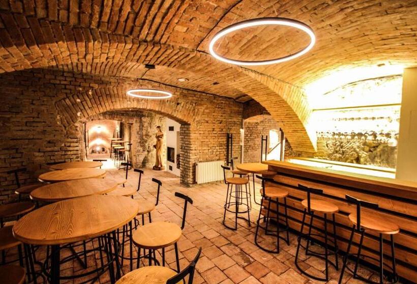 هتل Mariel Znojmo