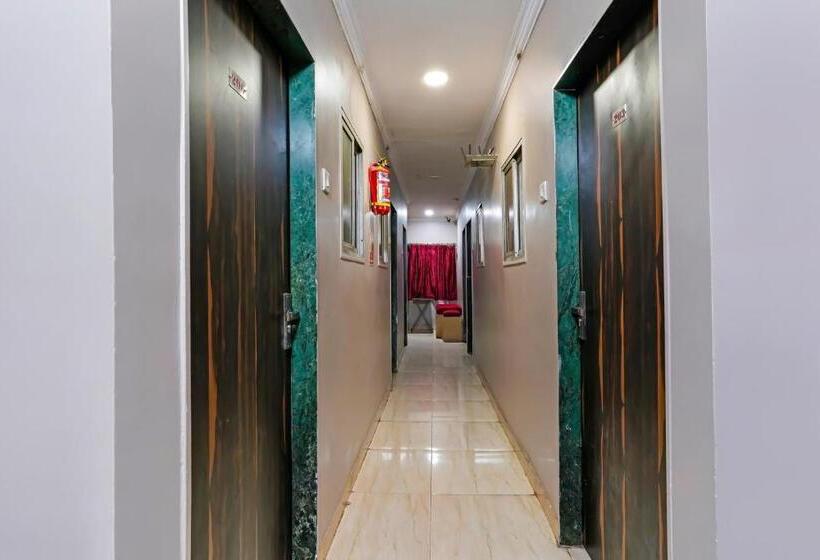 ホテル Vaccinated Staff  Oyo 61623  Homestay