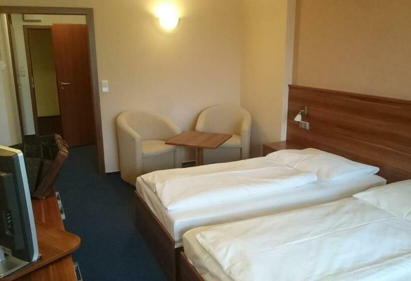 리조트 Lipno Wellness - Frymburk Hotel Private Family Room