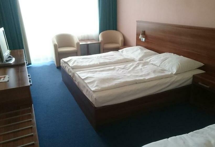 리조트 Lipno Wellness - Frymburk Hotel Private Family Room