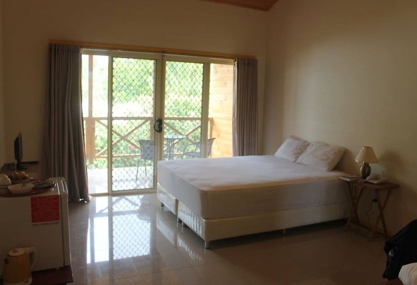 تختخواب و صبحانه Fema Lodge