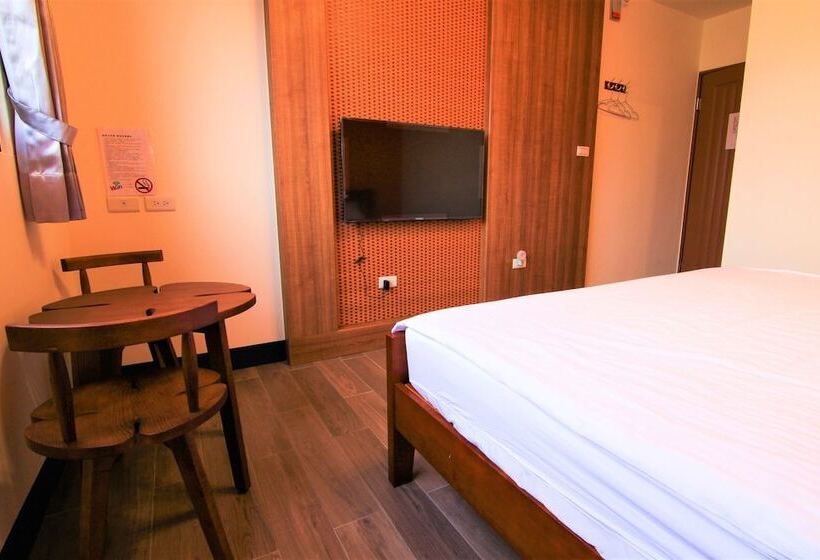 تختخواب و صبحانه Police House