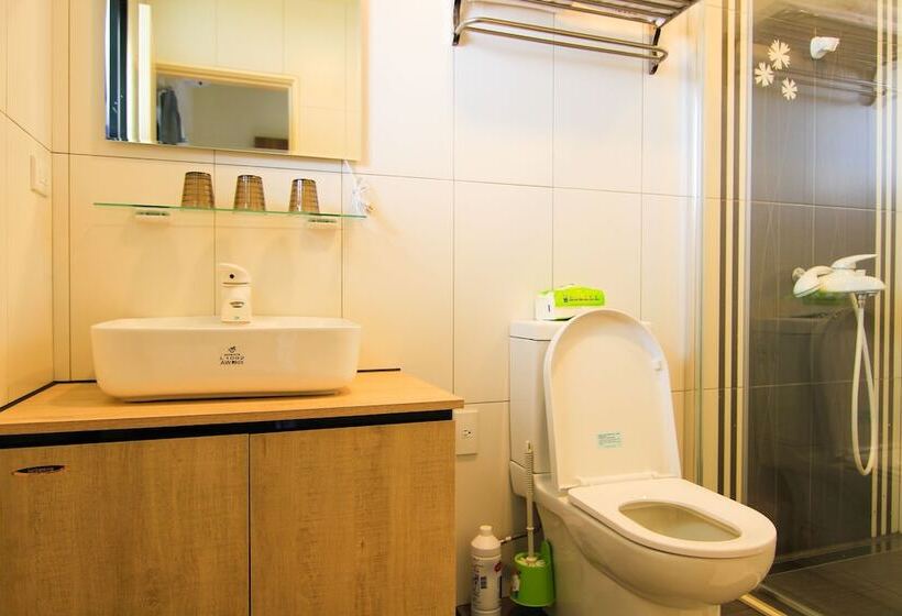 تختخواب و صبحانه Police House