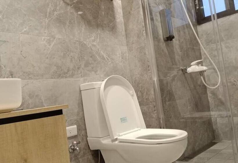 تختخواب و صبحانه Police House