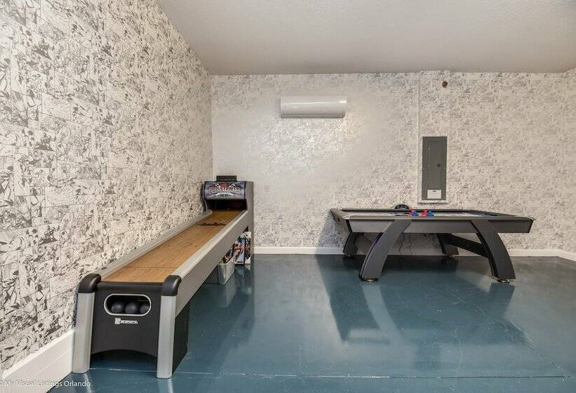 Exquisite 9bed 6.5ba Villa