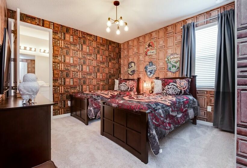 Exquisite 9bed 6.5ba Villa