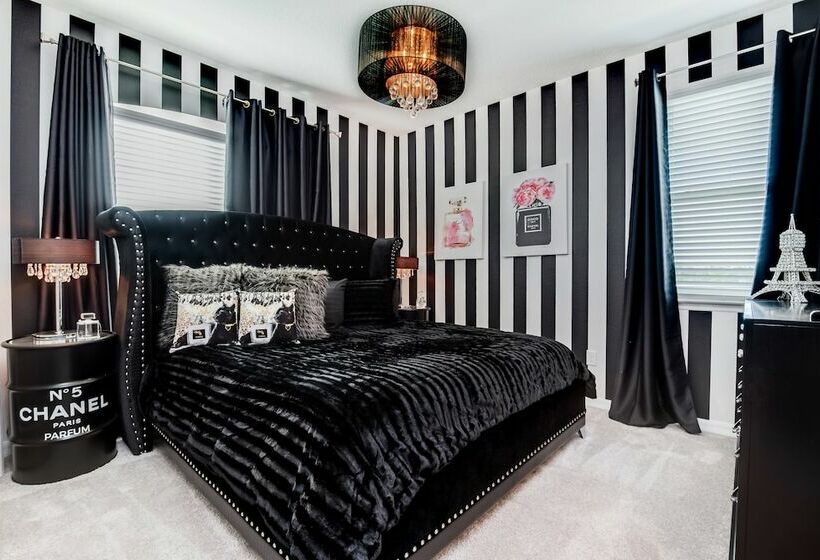 Exquisite 9bed 6.5ba Villa