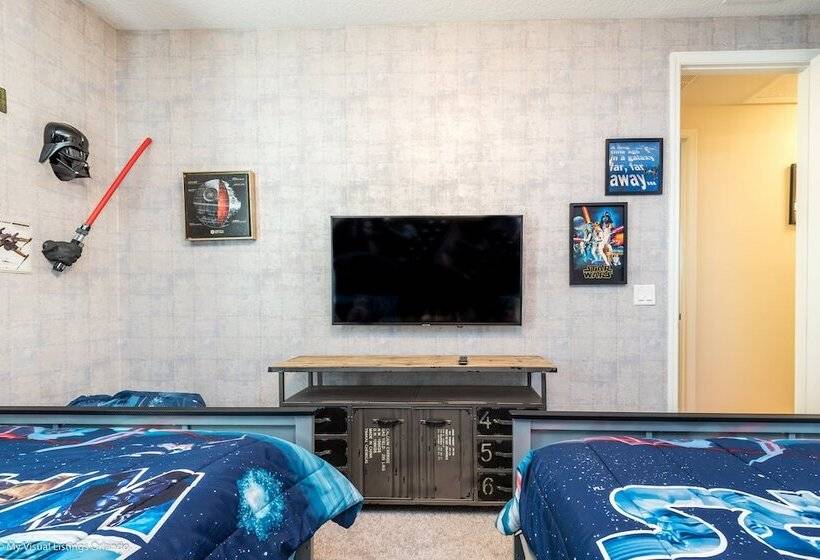 Exquisite 9bed 6.5ba Villa