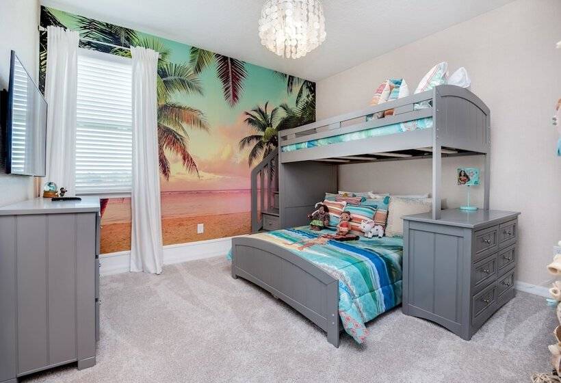 Exquisite 9bed 6.5ba Villa