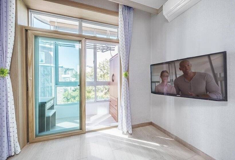 Goseong Gamnamu Pension