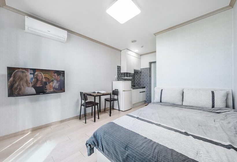 Goseong Gamnamu Pension