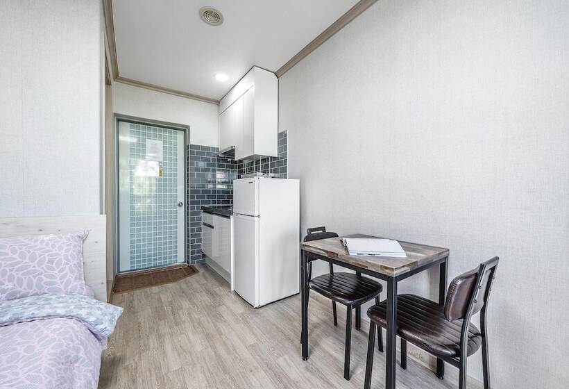 Goseong Gamnamu Pension