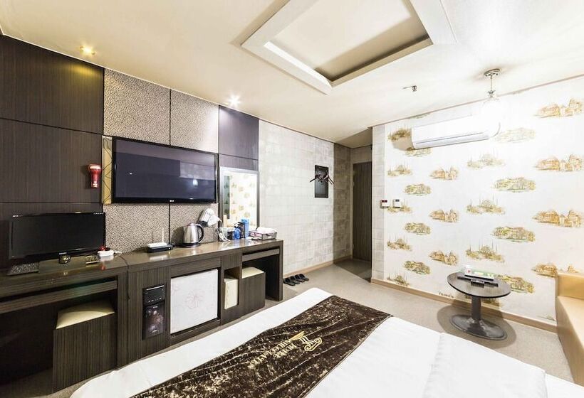 هتل Anshan Jungang Station Chocolate