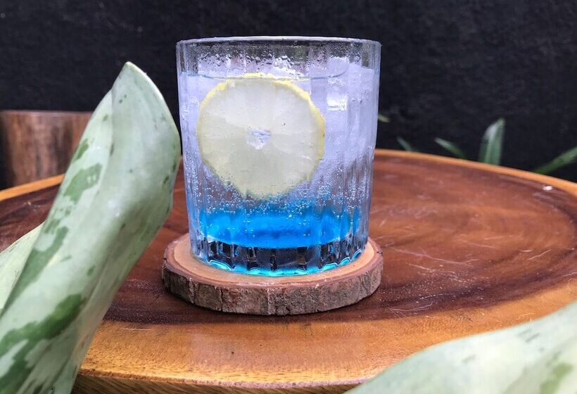 ホテル Aqilakost N Cafe Gadog Puncak