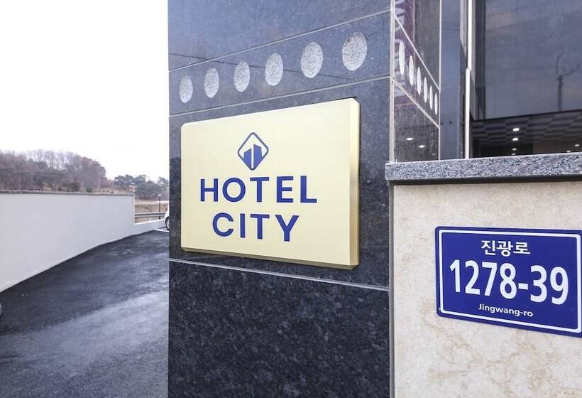Отель City