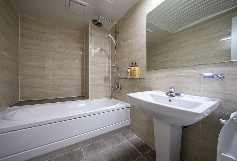 Hotel Geumjeong Cube