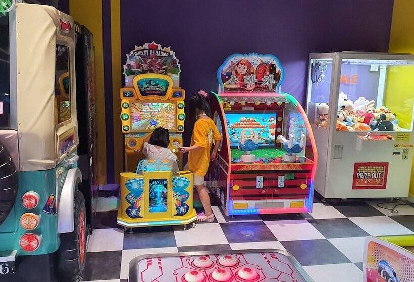 Отель West Of Canaan