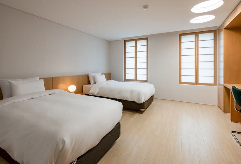 Отель West Of Canaan