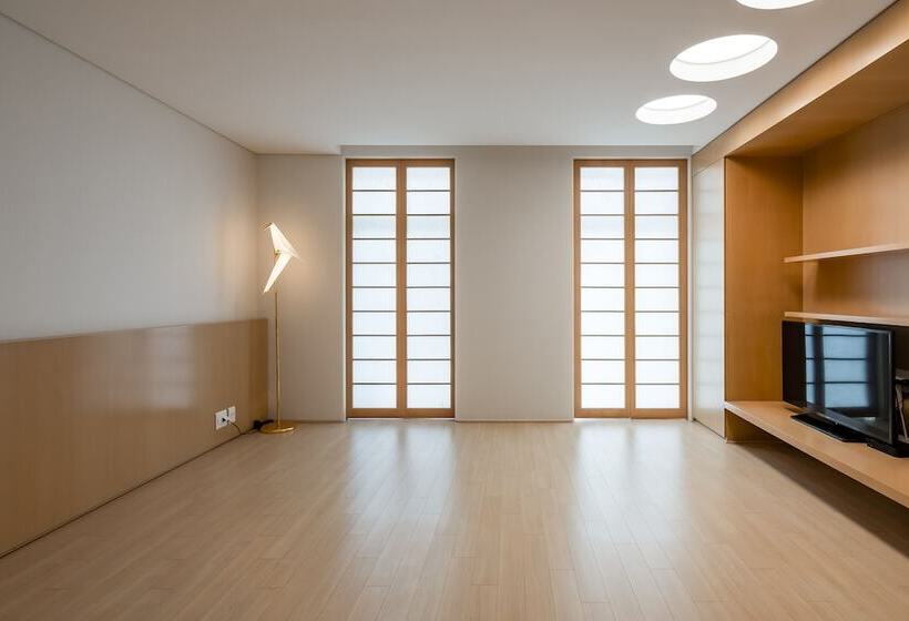 Отель West Of Canaan