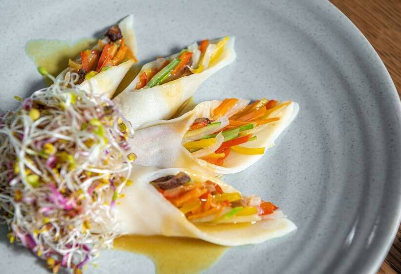 Отель West Of Canaan