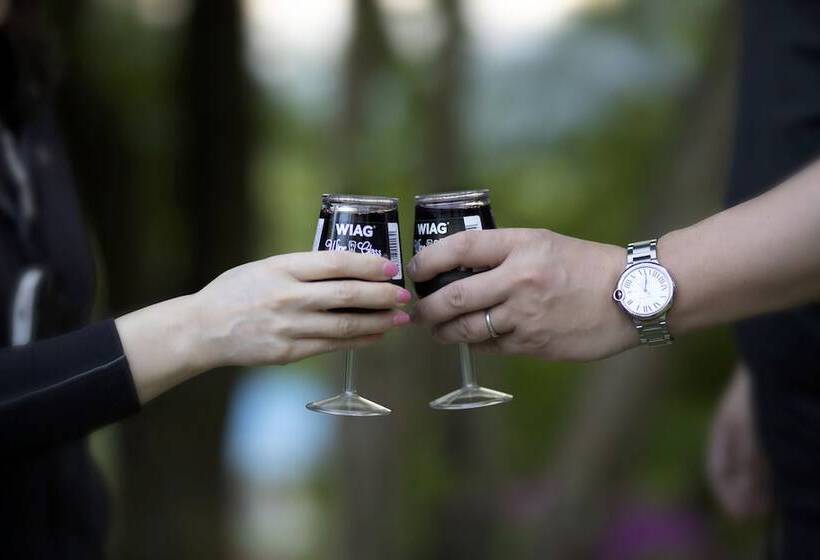 Отель West Of Canaan