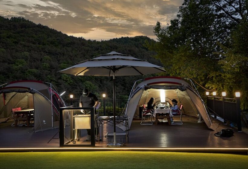 Отель West Of Canaan