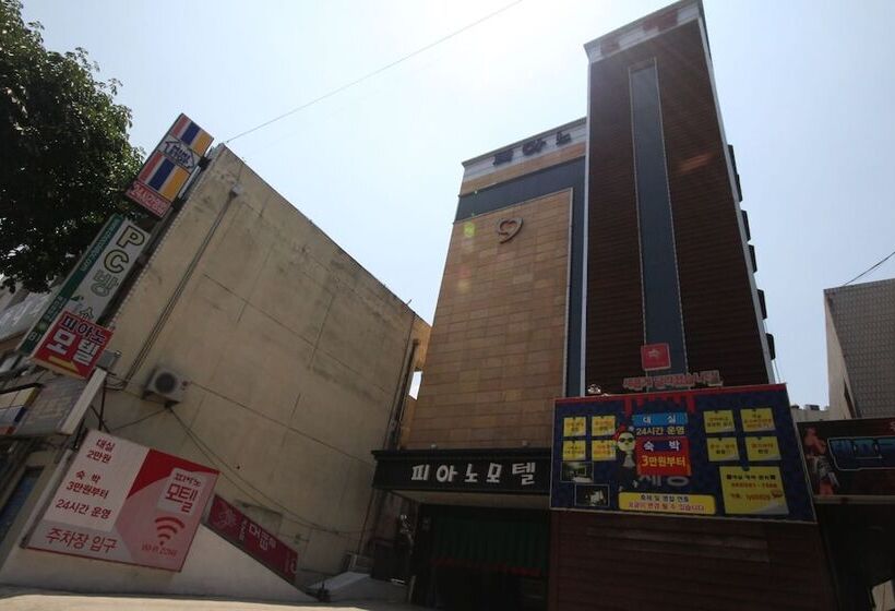 モーテル Buan Piano