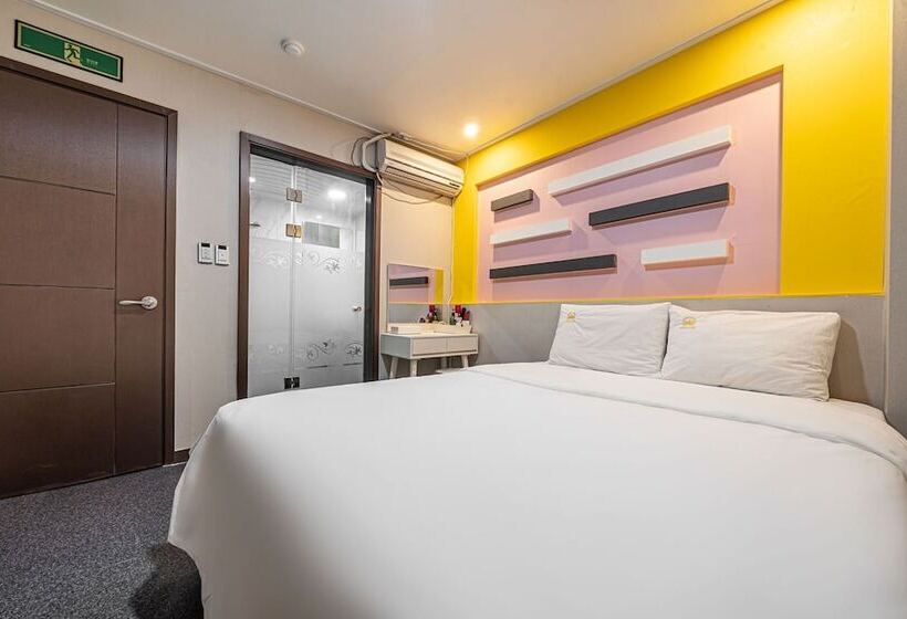 מוטל Gwangju Namjongmyeon Renaissance