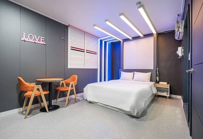 מוטל Gwangju Namjongmyeon Renaissance