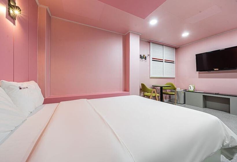 מוטל Gwangju Namjongmyeon Renaissance