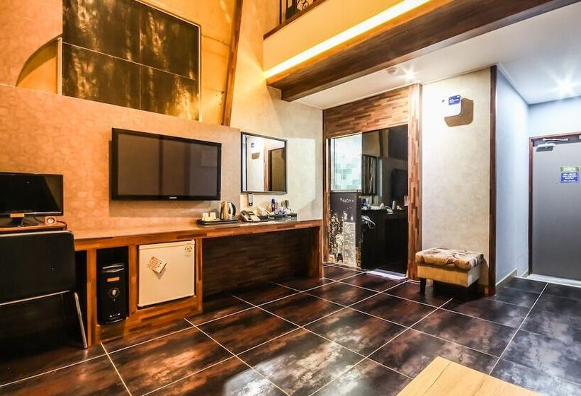 فندق على الطريق Gwangyang Haru