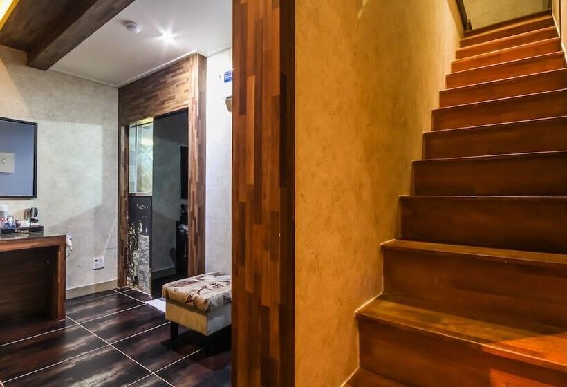 فندق على الطريق Gwangyang Haru