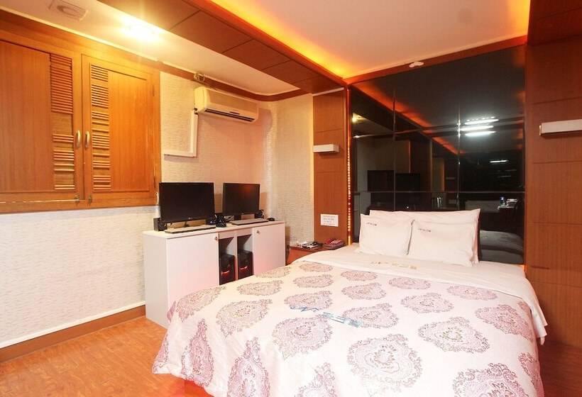 Мотель Iksan N Parktel