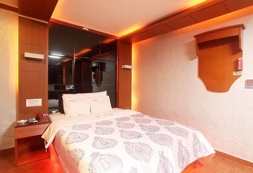 Мотель Iksan N Parktel