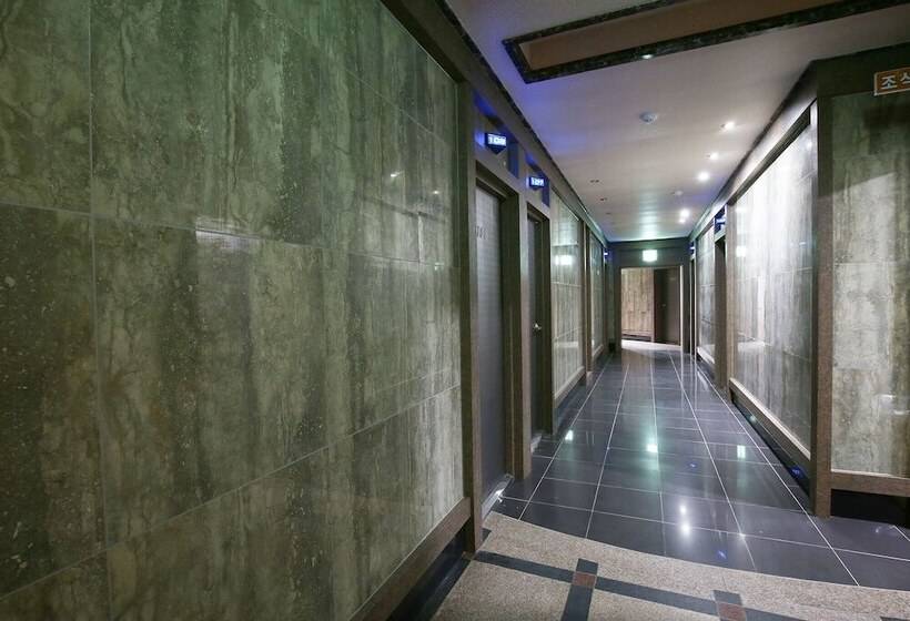 فندق على الطريق Yesan Spatel