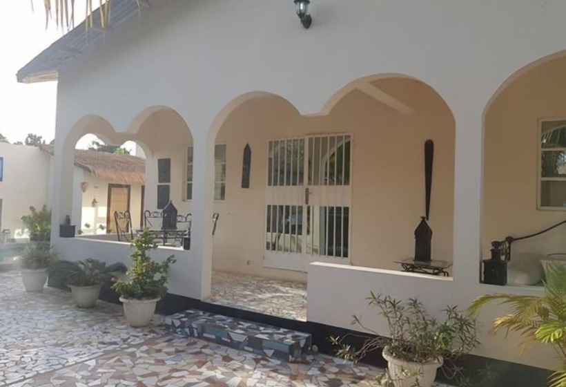 پانسیون Mandinka Lodge