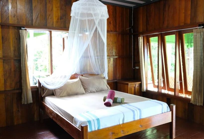 ペンション Maratua Guesthouse