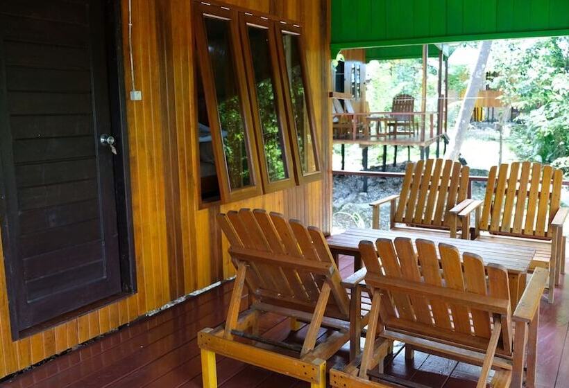 ペンション Maratua Guesthouse