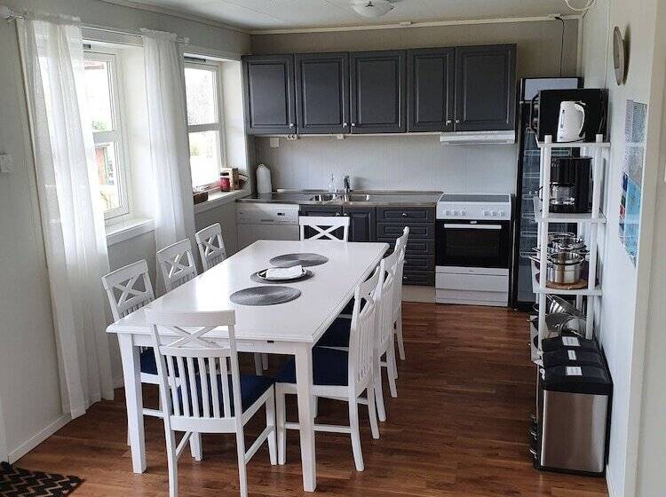 פנסיון Vestavind Hytter Og Rom As