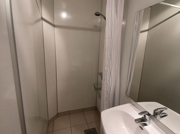 פנסיון Vestavind Hytter Og Rom As