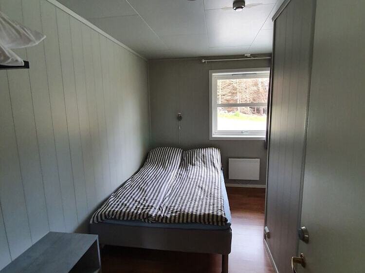 פנסיון Vestavind Hytter Og Rom As